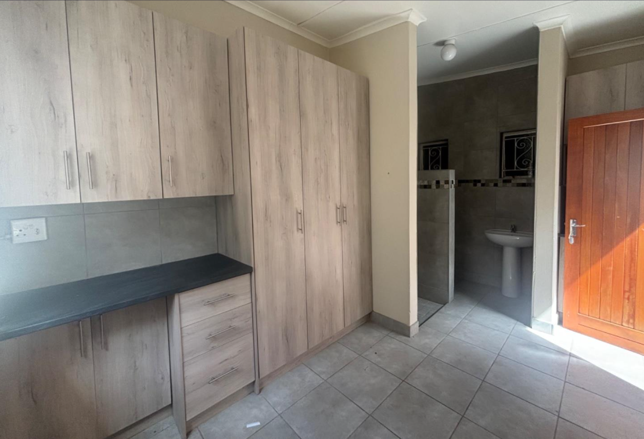 Well-maintained family home with large flatlet
