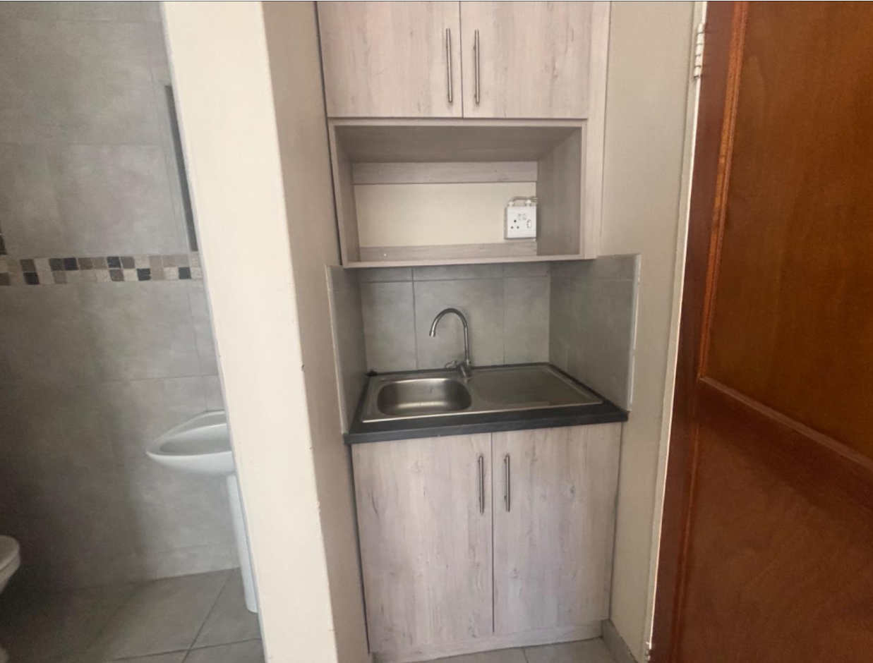Well-maintained family home with large flatlet