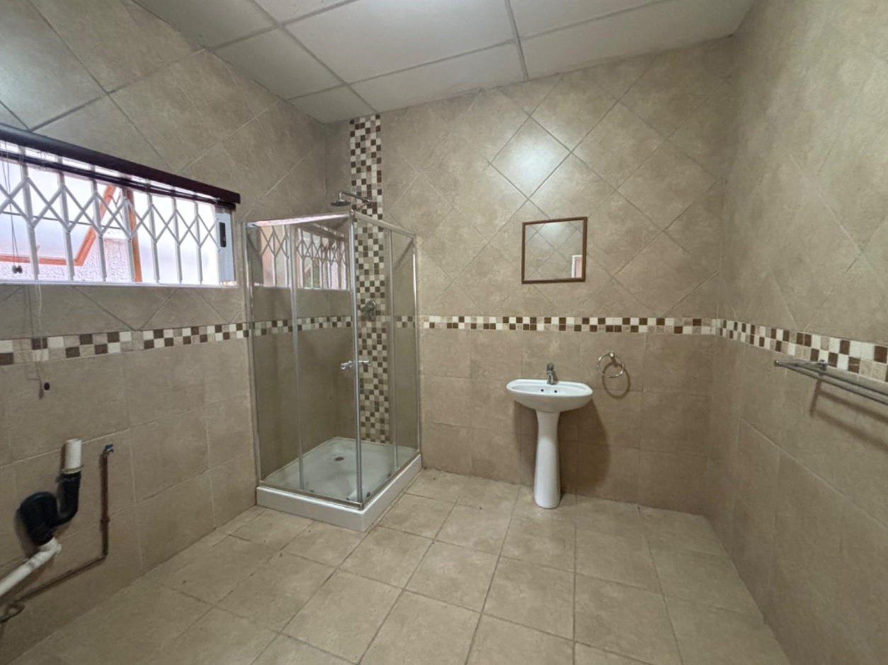 Well-maintained family home with large flatlet