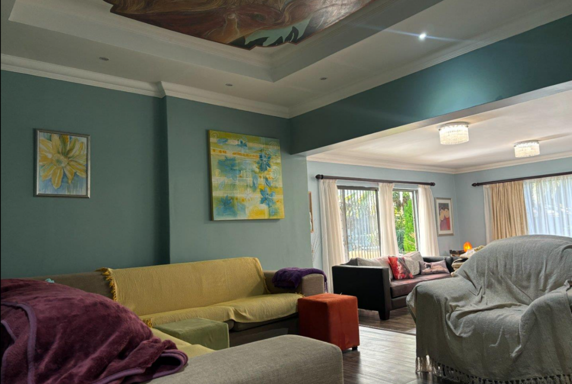 Excellent location – big house with 2 big flats
