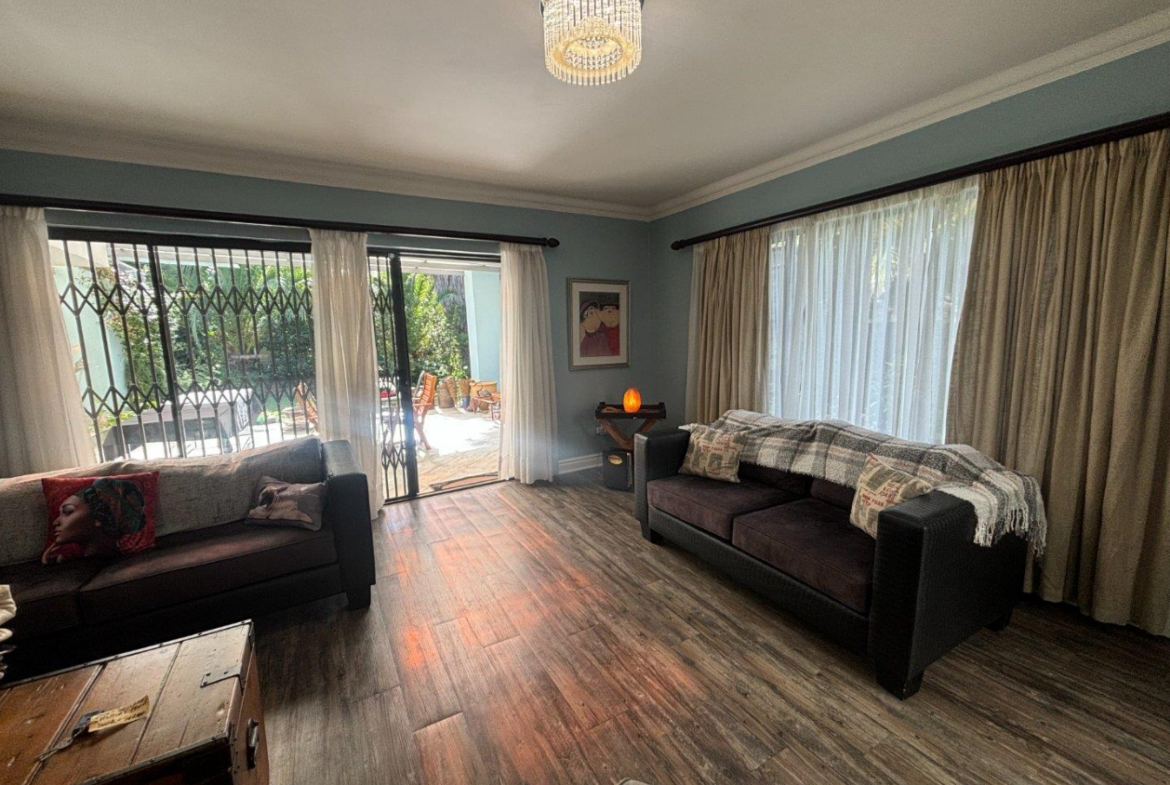 Excellent location – big house with 2 big flats