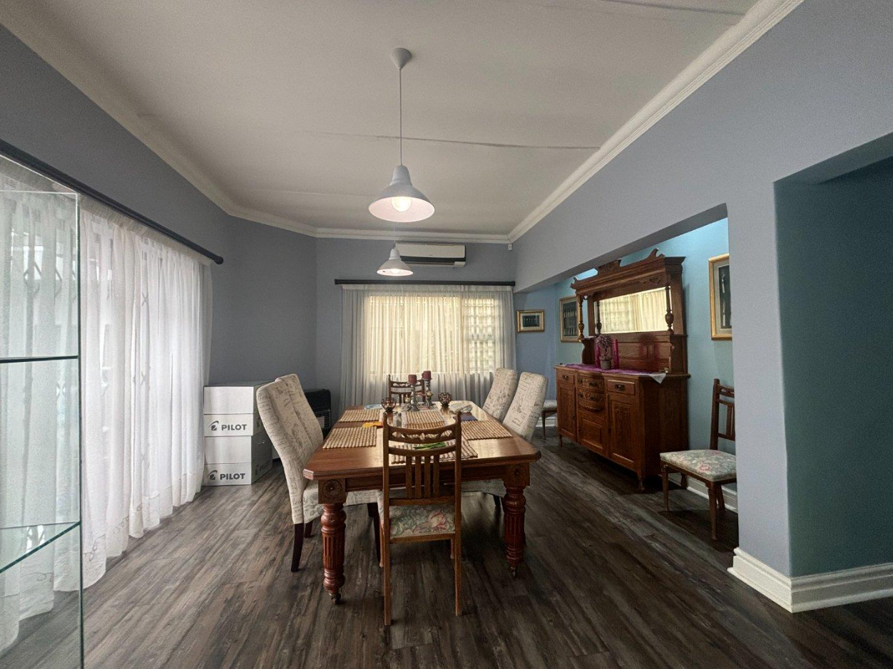 Excellent location – big house with 2 big flats