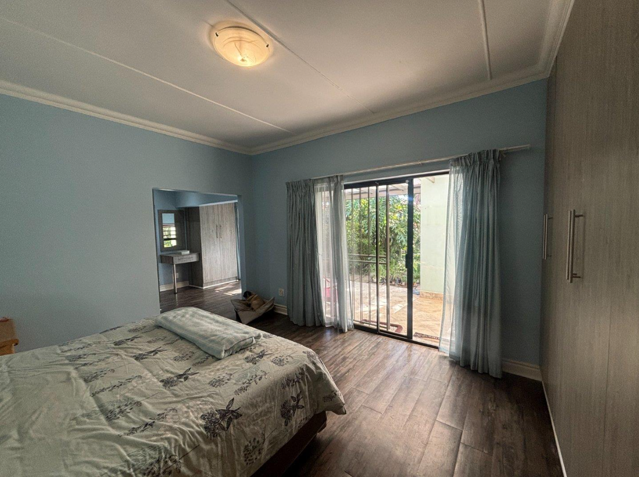 Excellent location – big house with 2 big flats