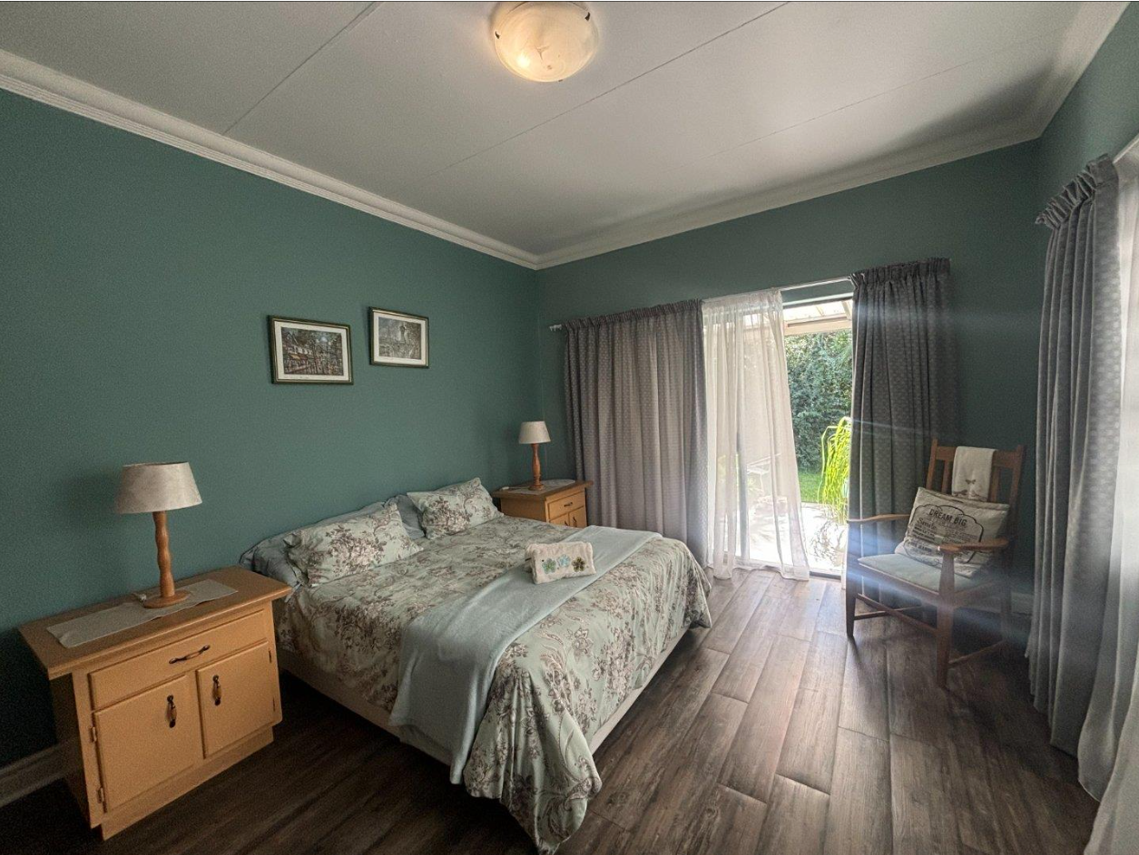 Excellent location – big house with 2 big flats