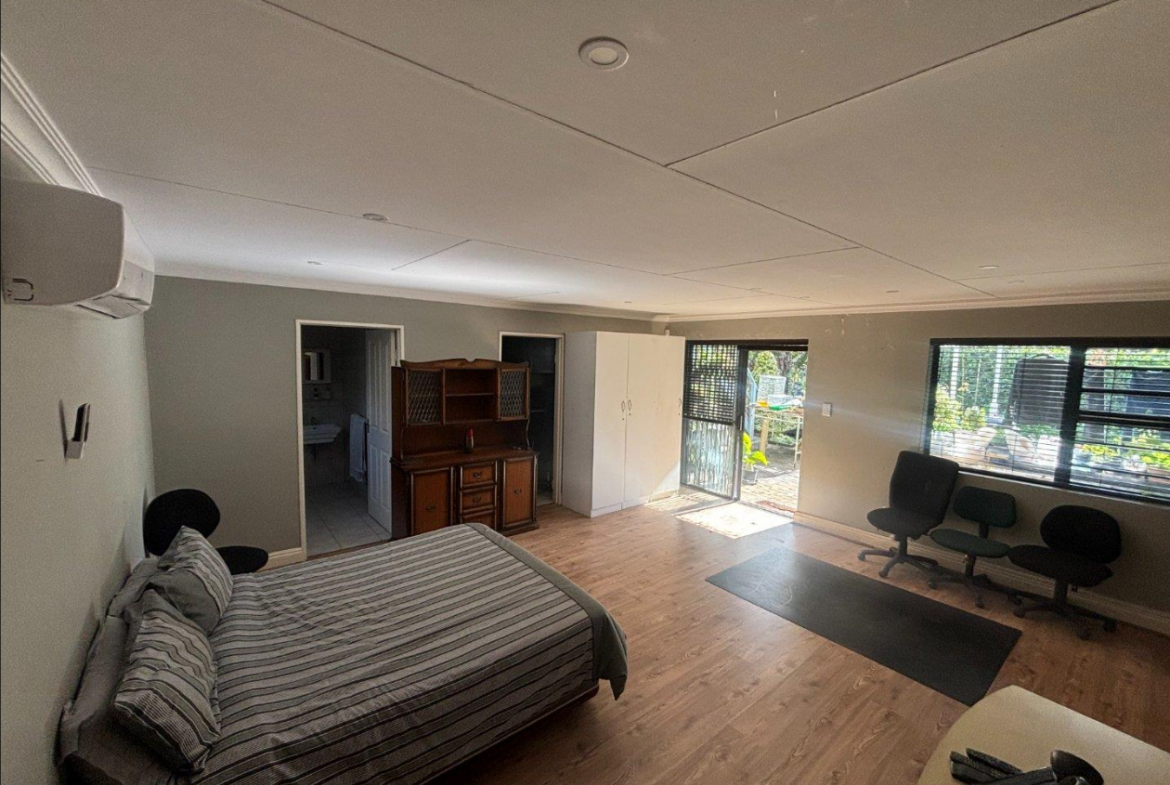 Excellent location – big house with 2 big flats