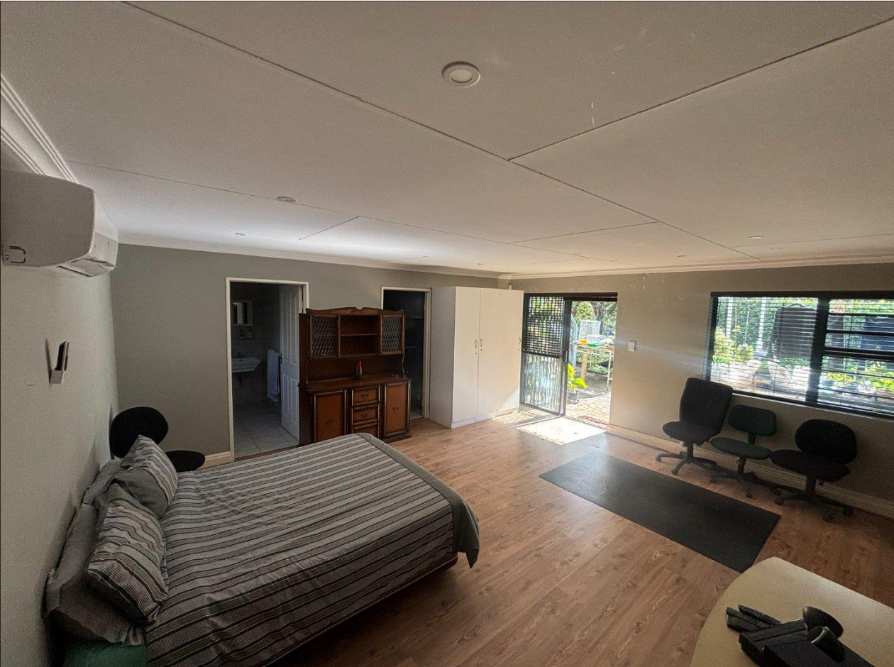 Excellent location – big house with 2 big flats
