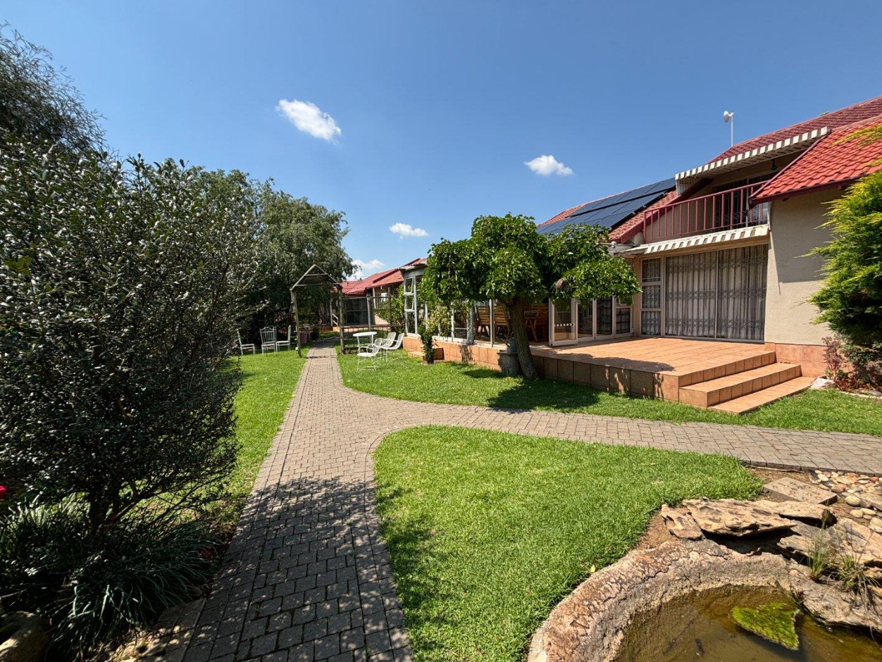 Screenshot 2026-07-11 105720 8 Bedroom House for Sale in Dan Pienaar