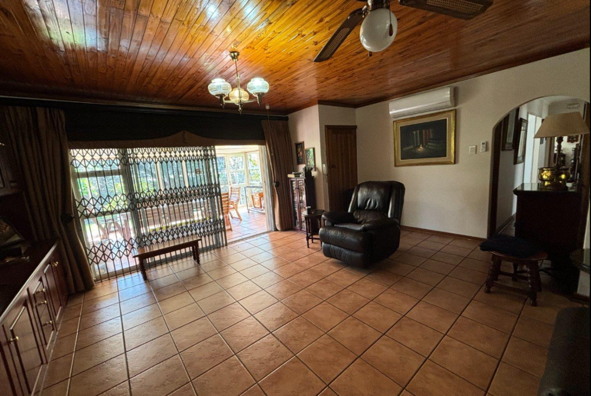 8 Bedroom House for Sale in Dan Pienaar