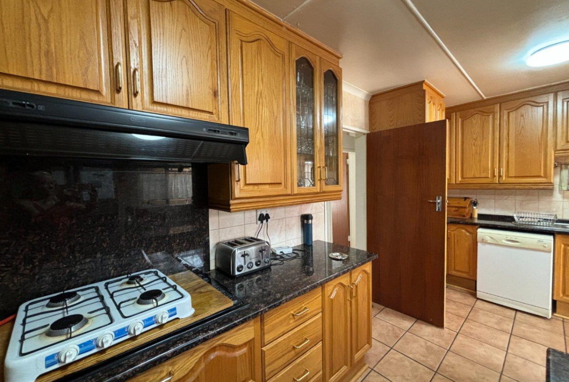 8 Bedroom House for Sale in Dan Pienaar