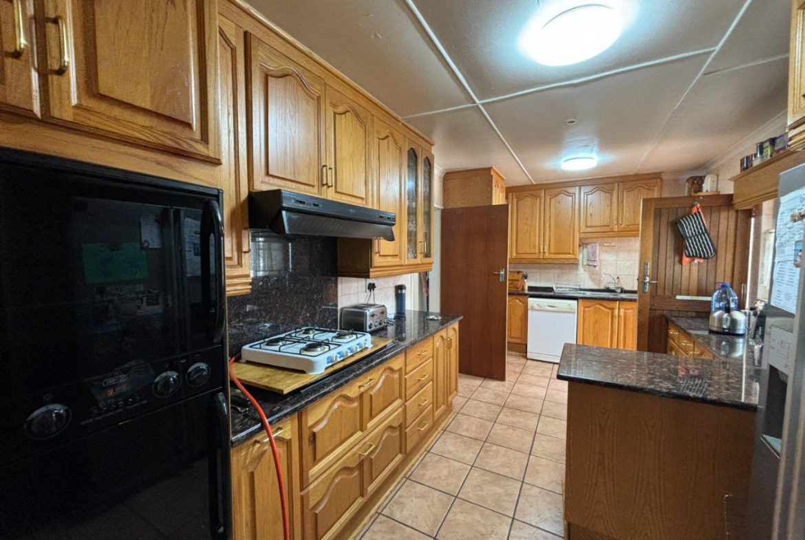 8 Bedroom House for Sale in Dan Pienaar