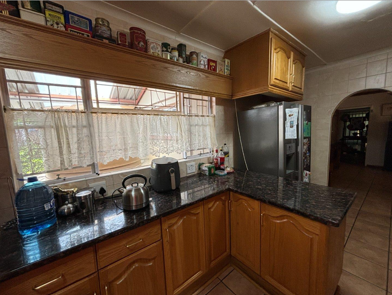 Screenshot 2026-07-11 110226 8 Bedroom House for Sale in Dan Pienaar