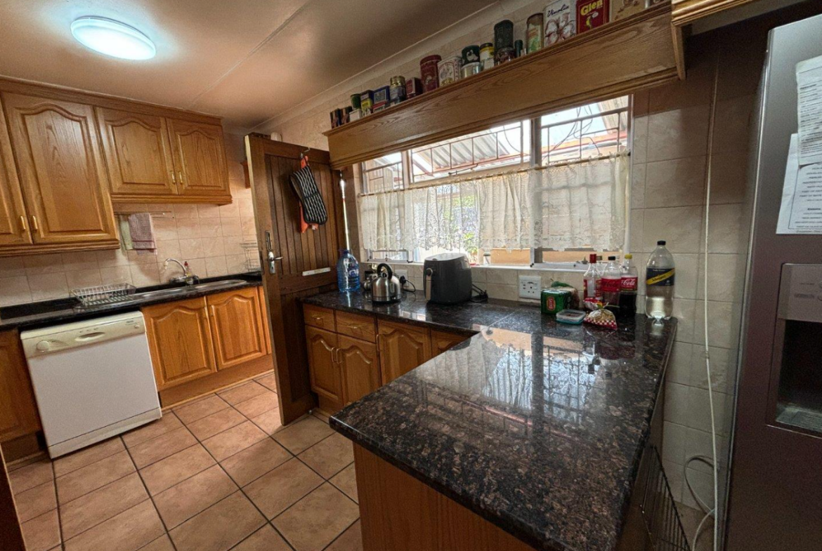 8 Bedroom House for Sale in Dan Pienaar