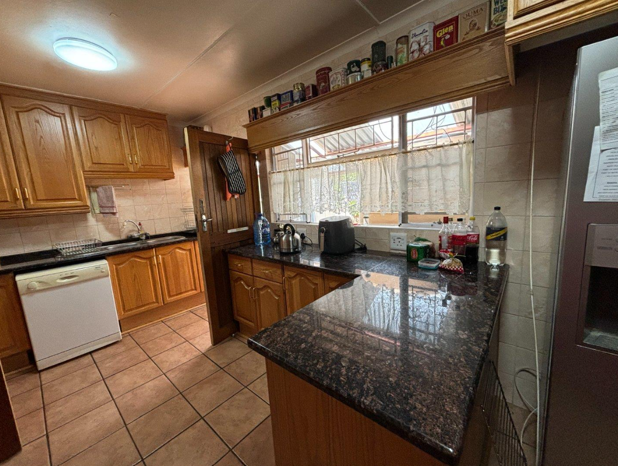 Screenshot 2026-07-11 110249 8 Bedroom House for Sale in Dan Pienaar
