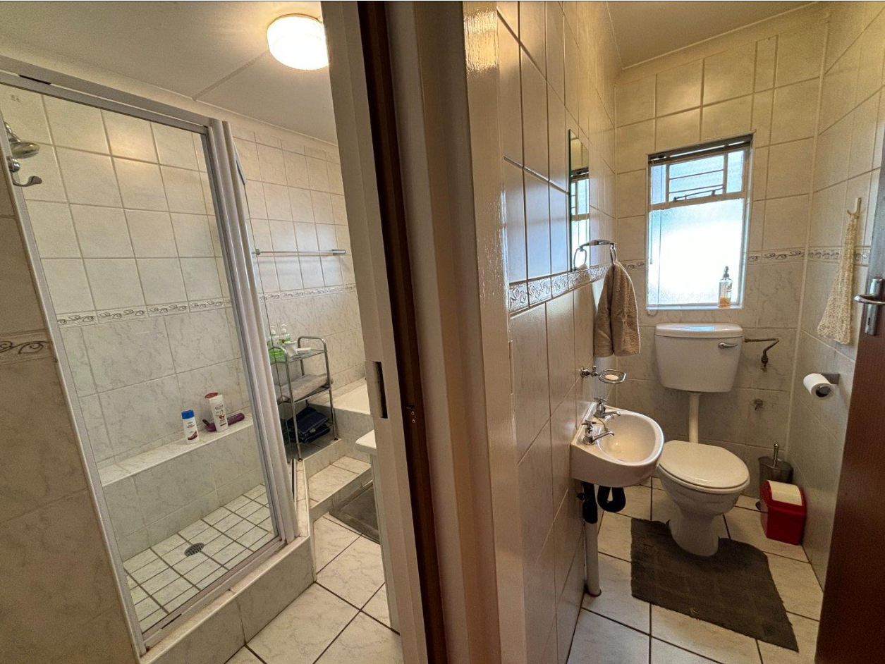 Screenshot 2026-07-11 110720 8 Bedroom House for Sale in Dan Pienaar