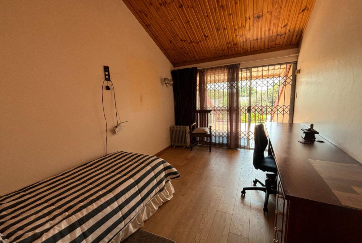 8 Bedroom House for Sale in Dan Pienaar