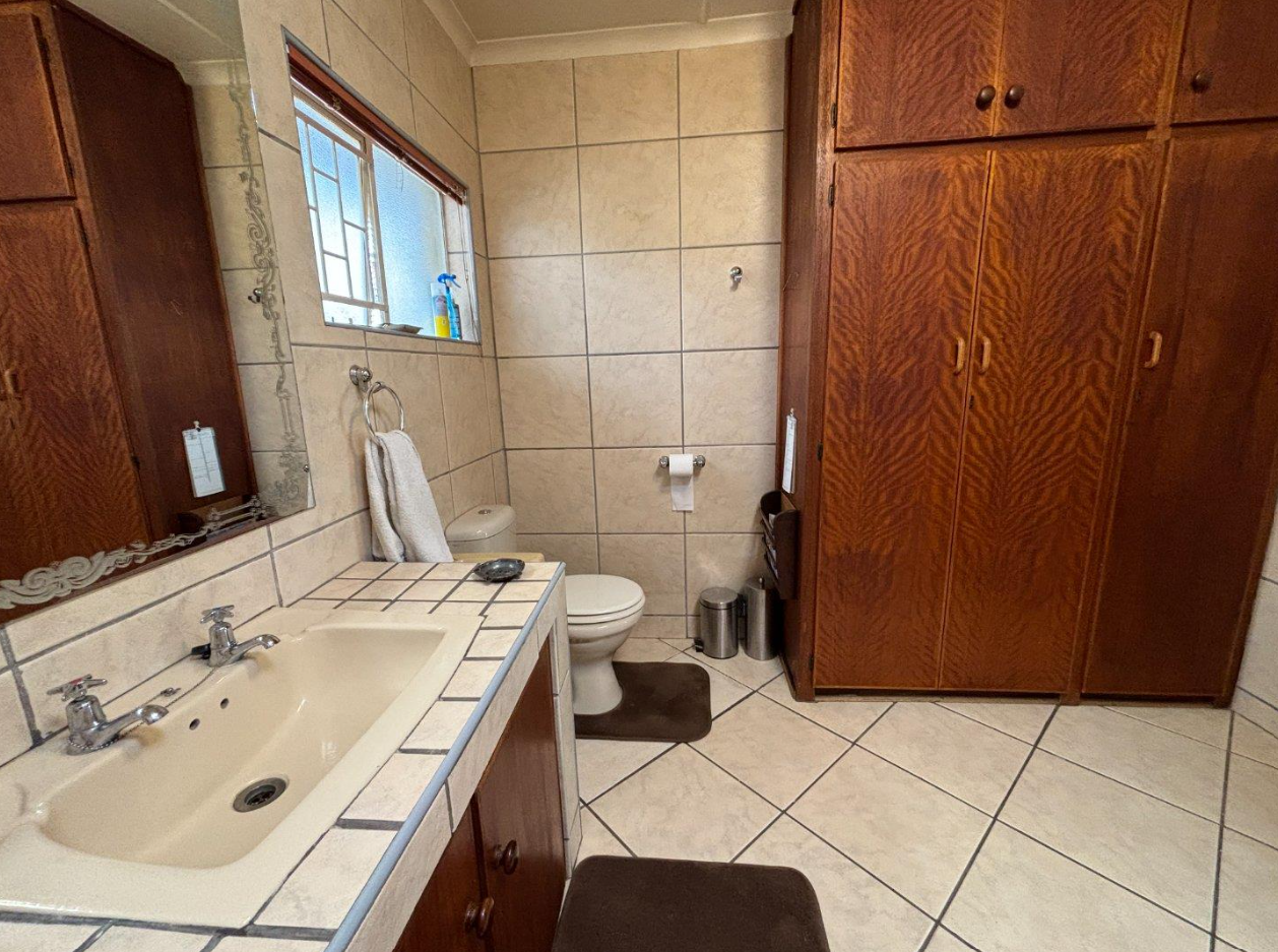 Screenshot 2026-07-11 111515 8 Bedroom House for Sale in Dan Pienaar