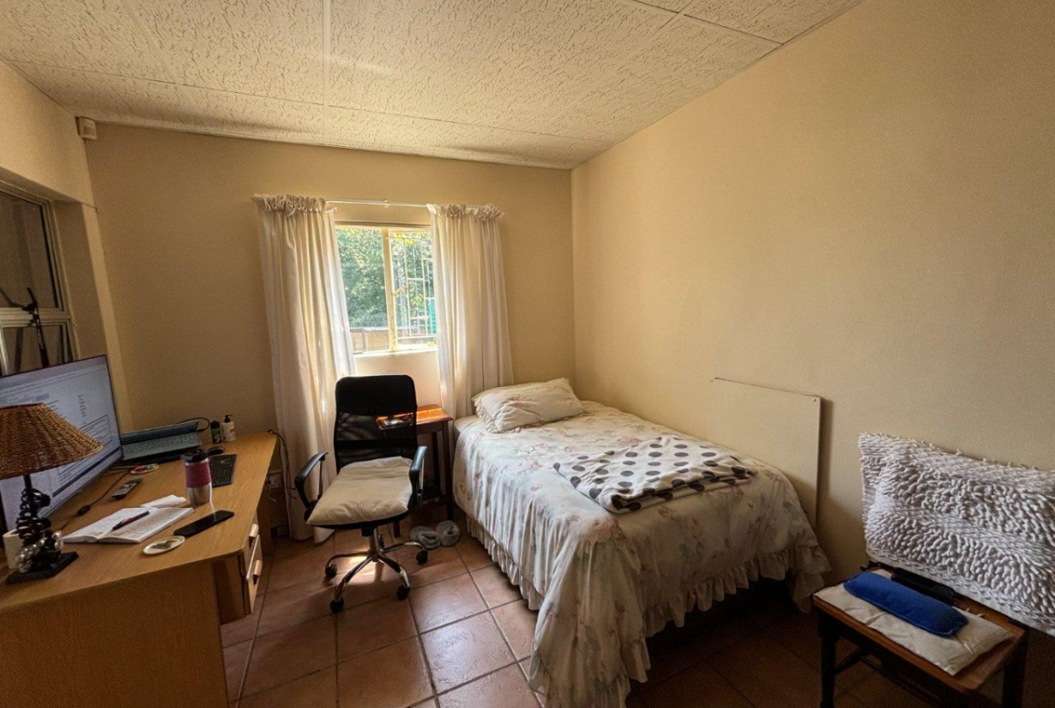 8 Bedroom House for Sale in Dan Pienaar