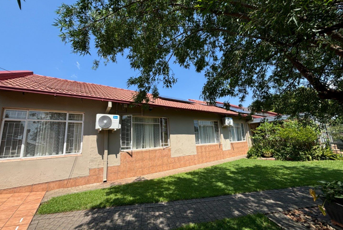 8 Bedroom House for Sale in Dan Pienaar