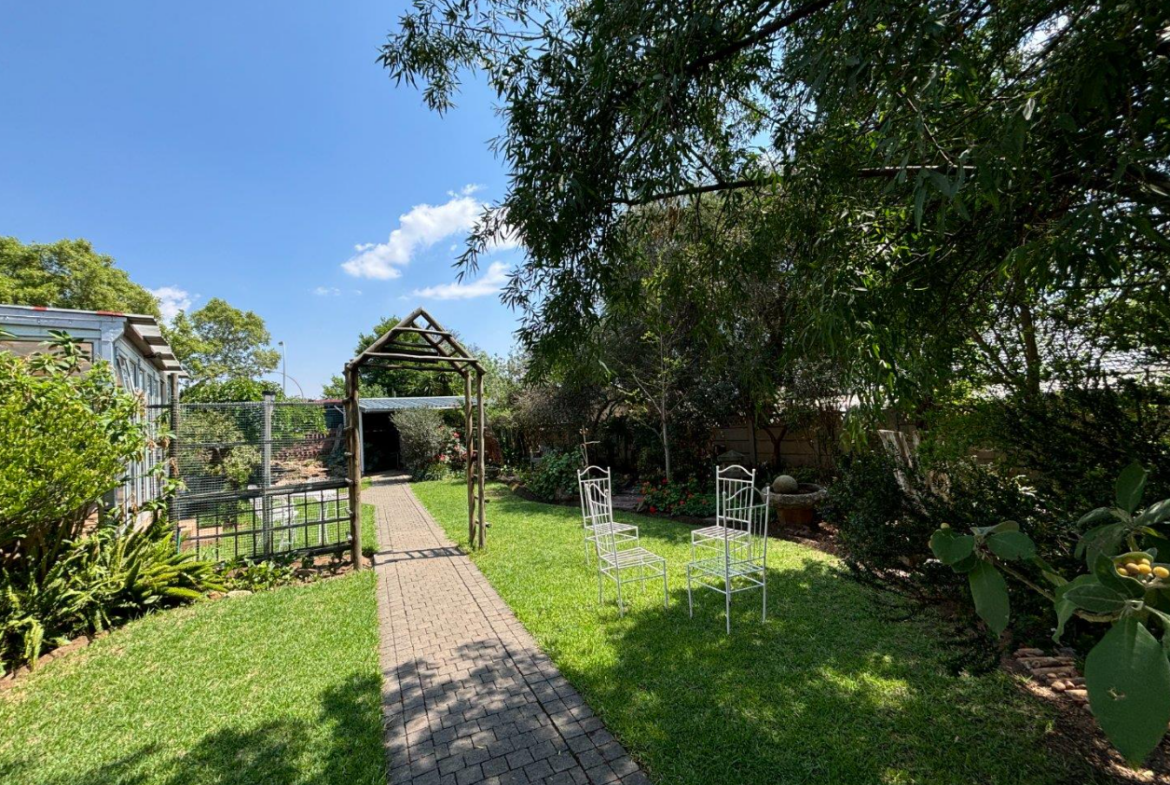 8 Bedroom House for Sale in Dan Pienaar