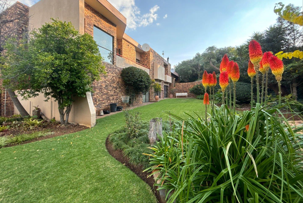 4 Bedroom House for Sale in Heuwelsig