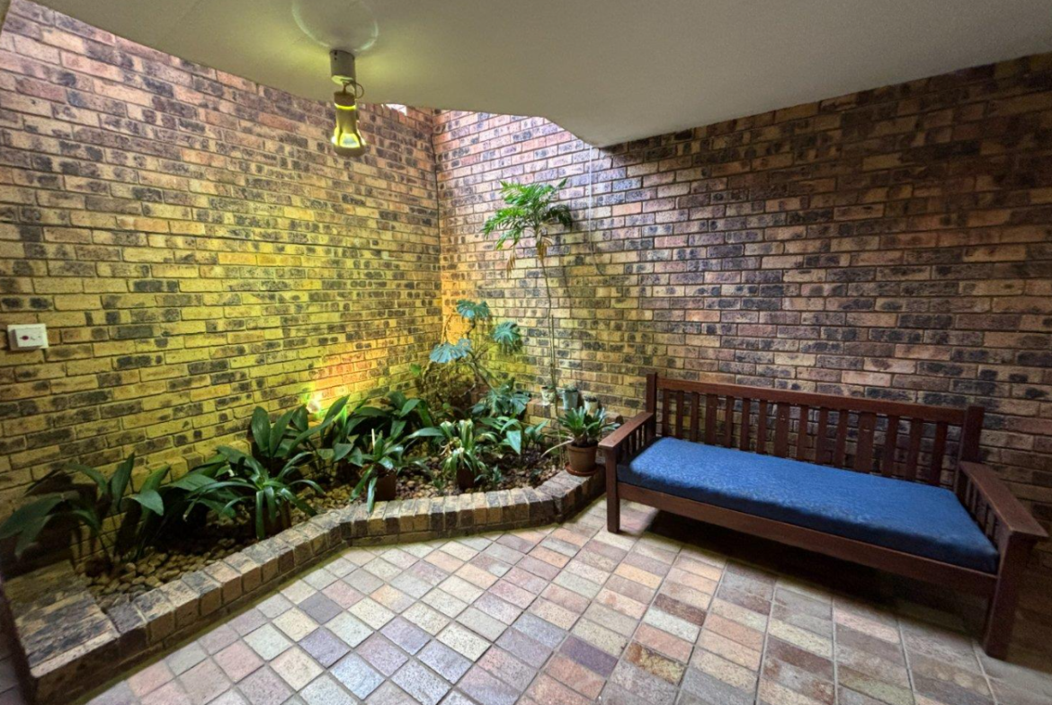 4 Bedroom House for Sale in Heuwelsig