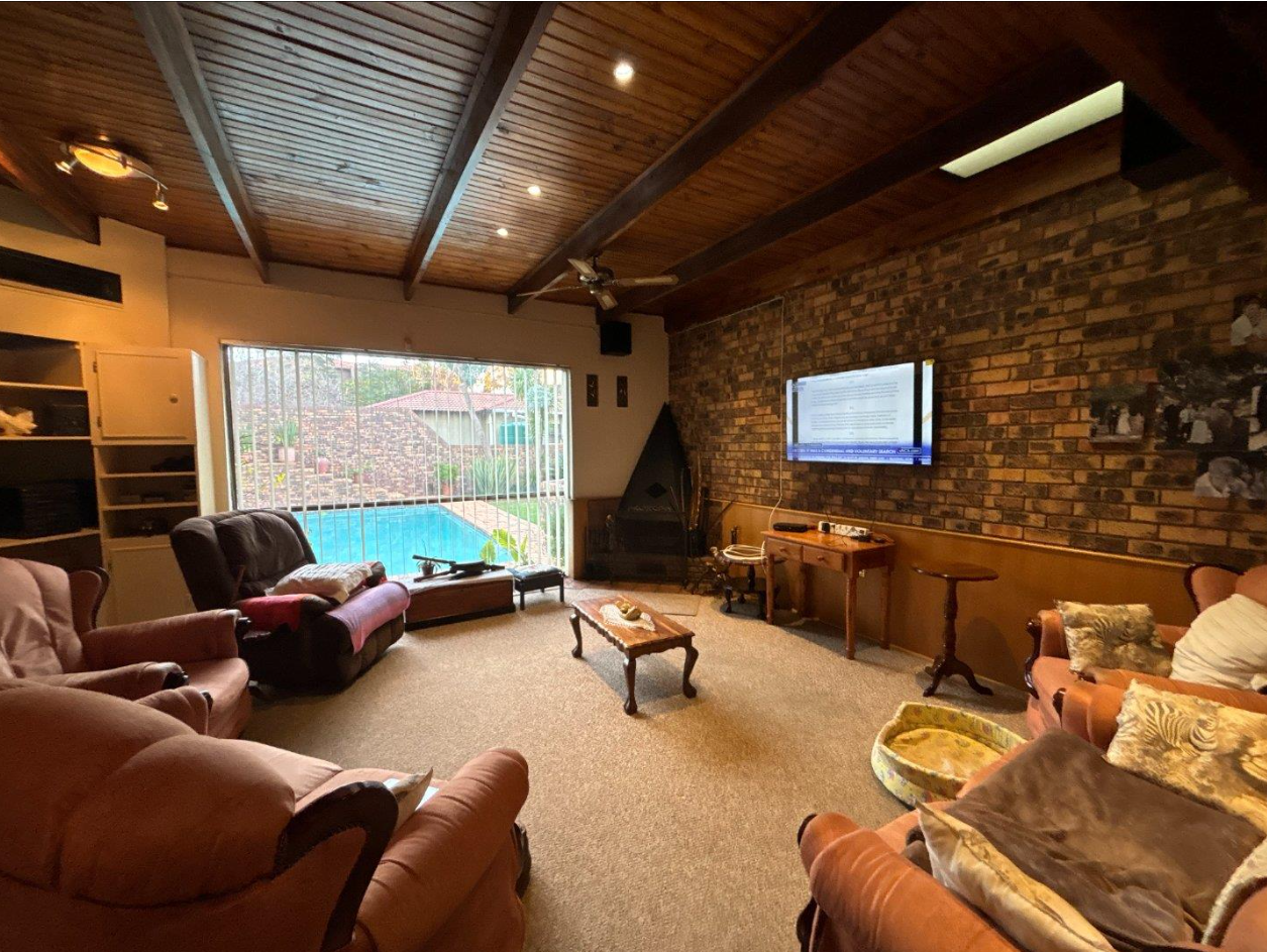 4 Bedroom House for Sale in Heuwelsig