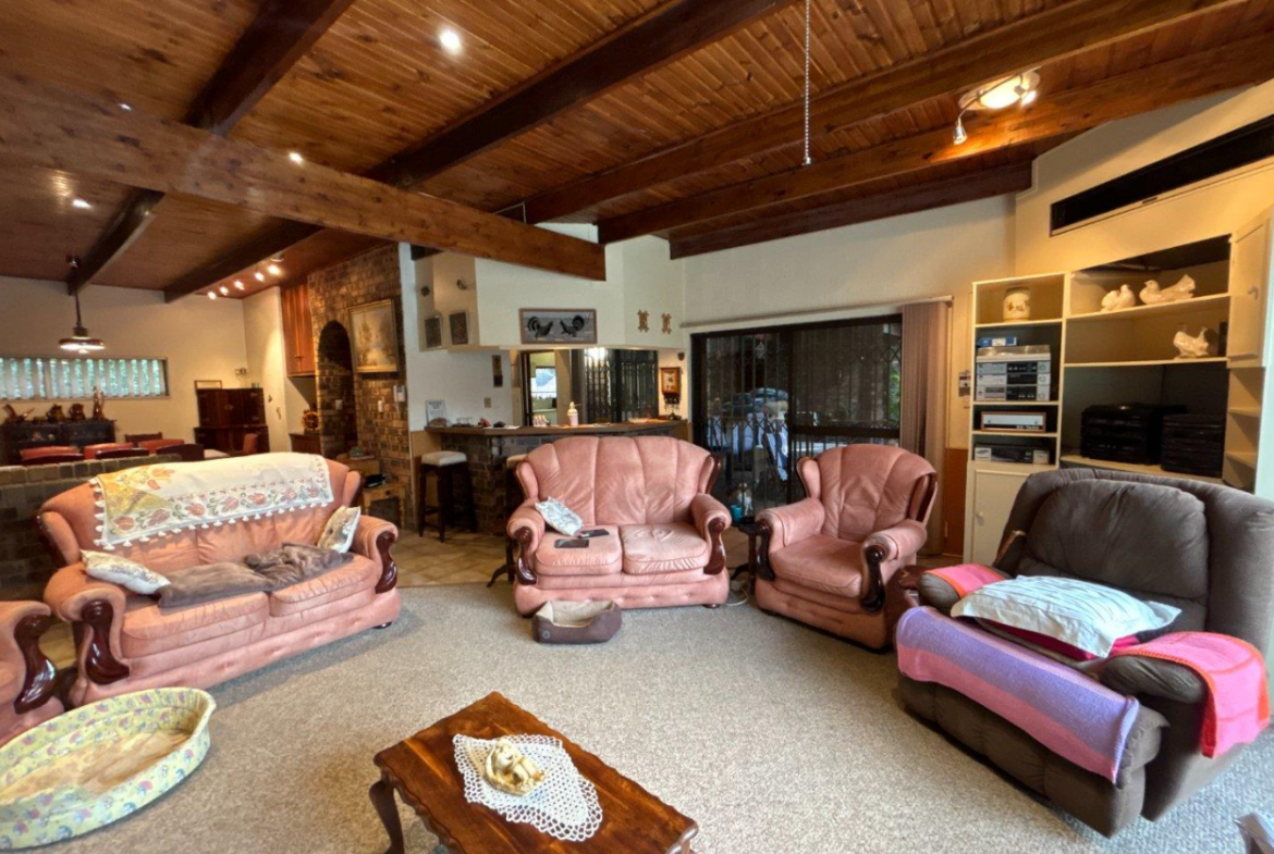 4 Bedroom House for Sale in Heuwelsig