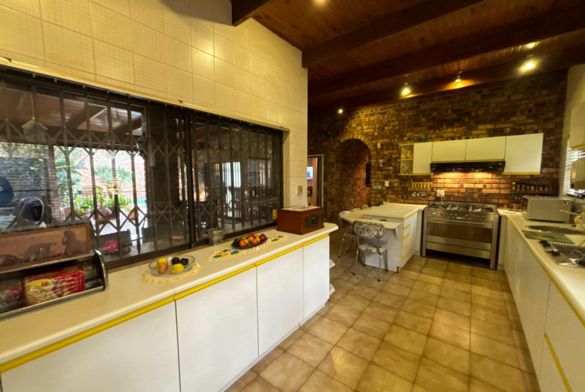 4 Bedroom House for Sale in Heuwelsig