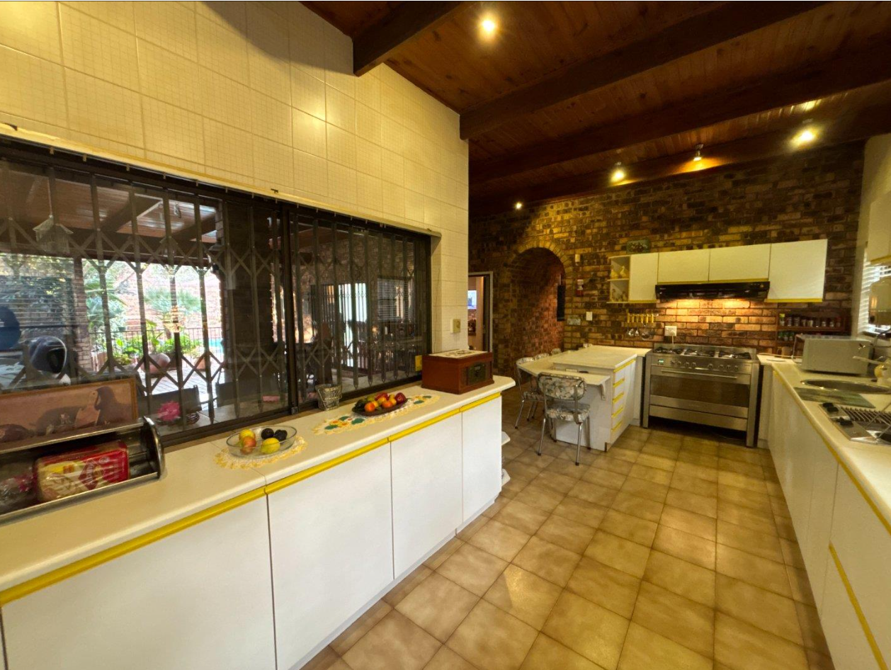 4 Bedroom House for Sale in Heuwelsig