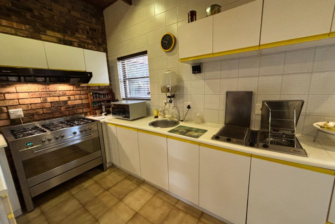 4 Bedroom House for Sale in Heuwelsig