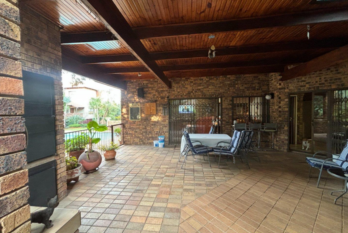 4 Bedroom House for Sale in Heuwelsig