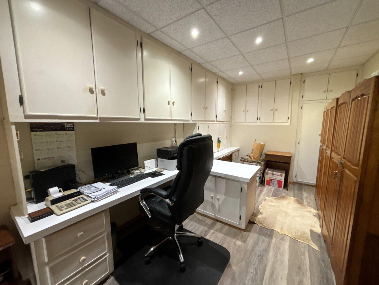 4 Bedroom House for Sale in Heuwelsig