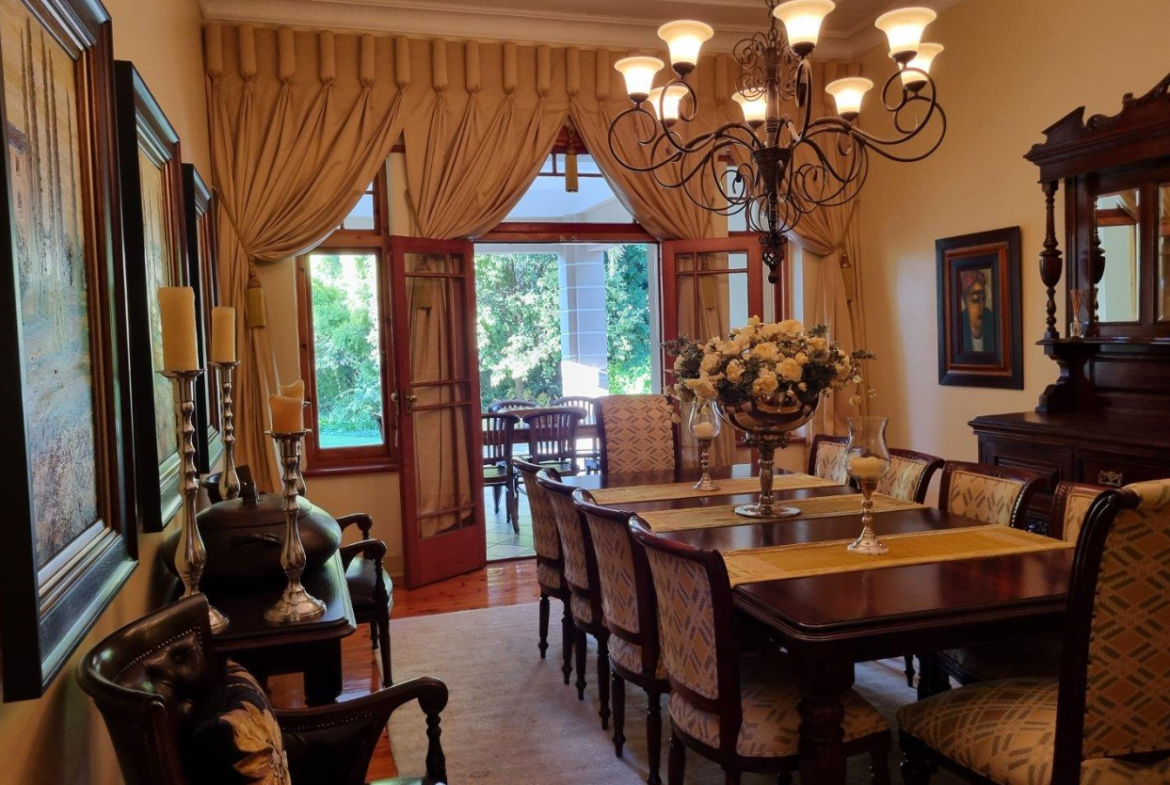 5 Bedroom House for Sale in Waverley
