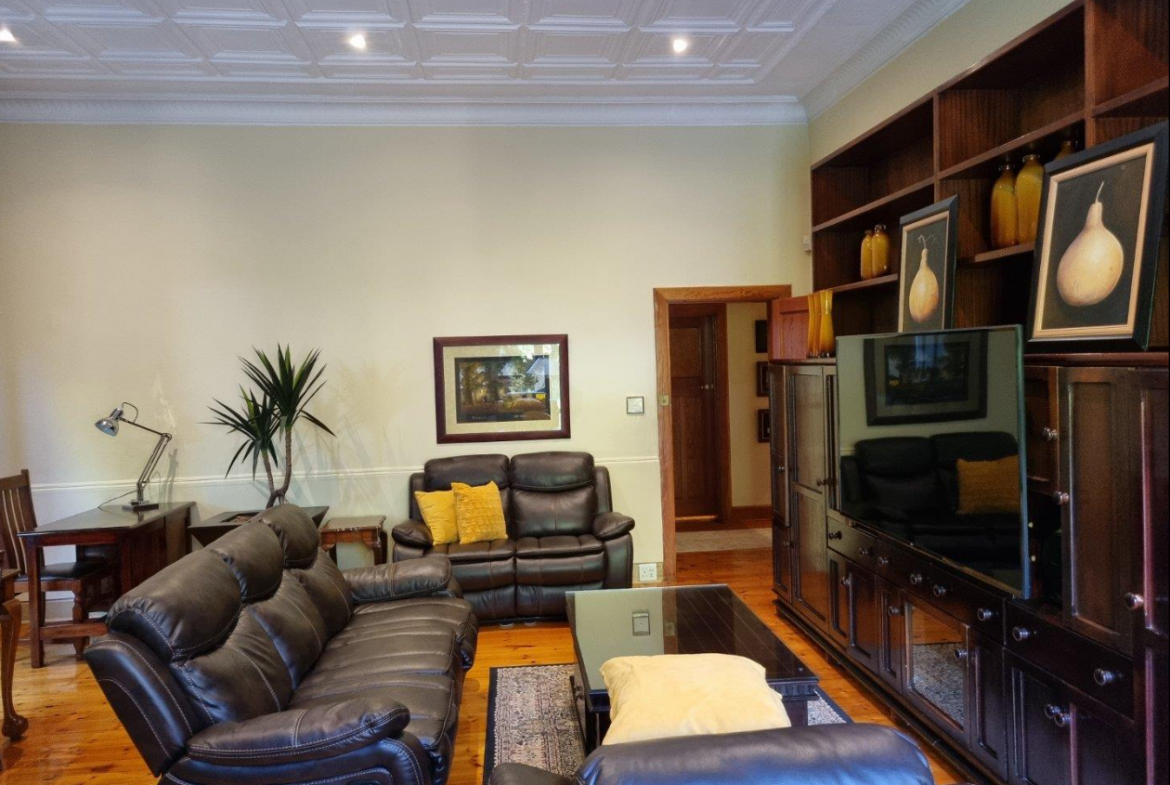 5 Bedroom House for Sale in Waverley
