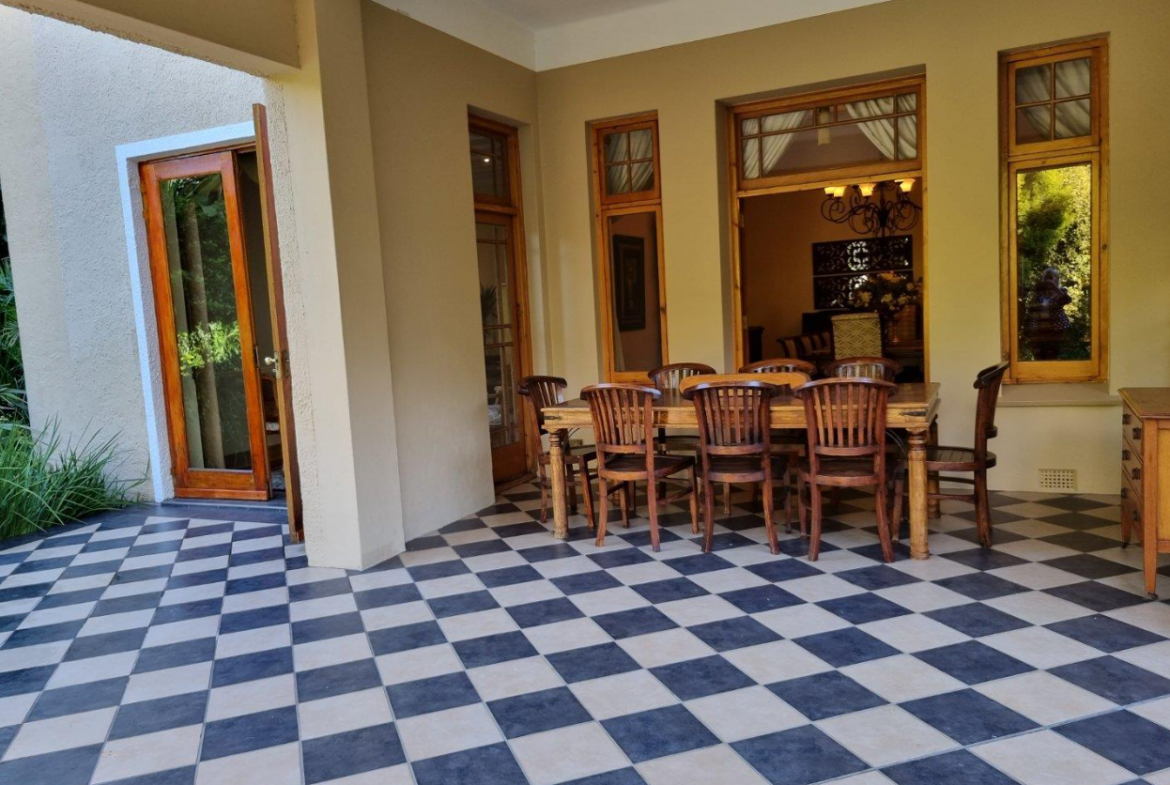 5 Bedroom House for Sale in Waverley