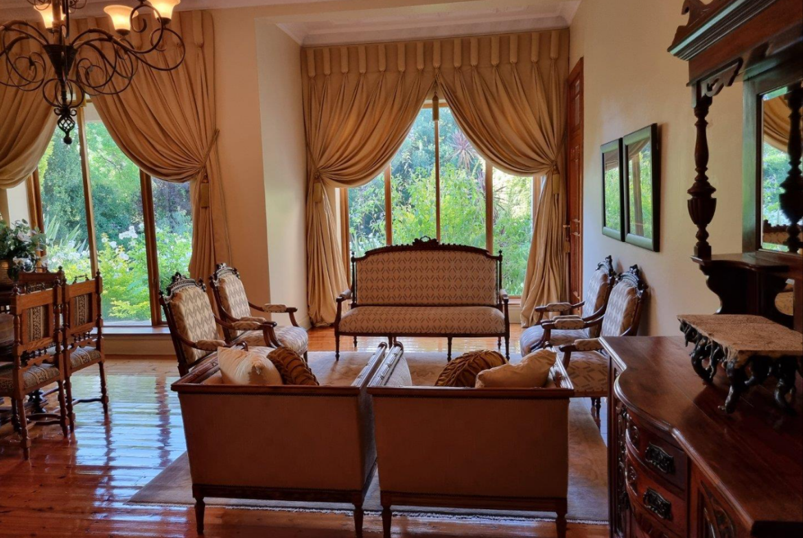 5 Bedroom House for Sale in Waverley