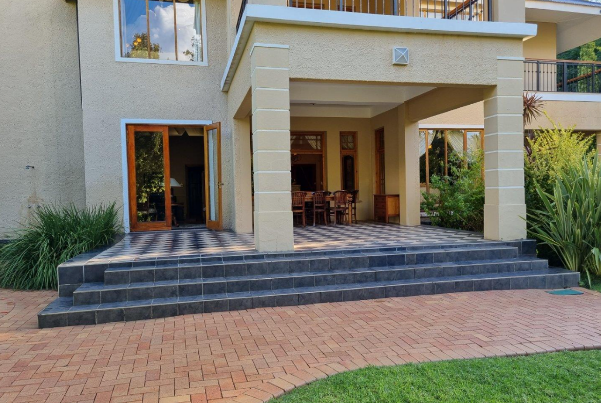 5 Bedroom House for Sale in Waverley