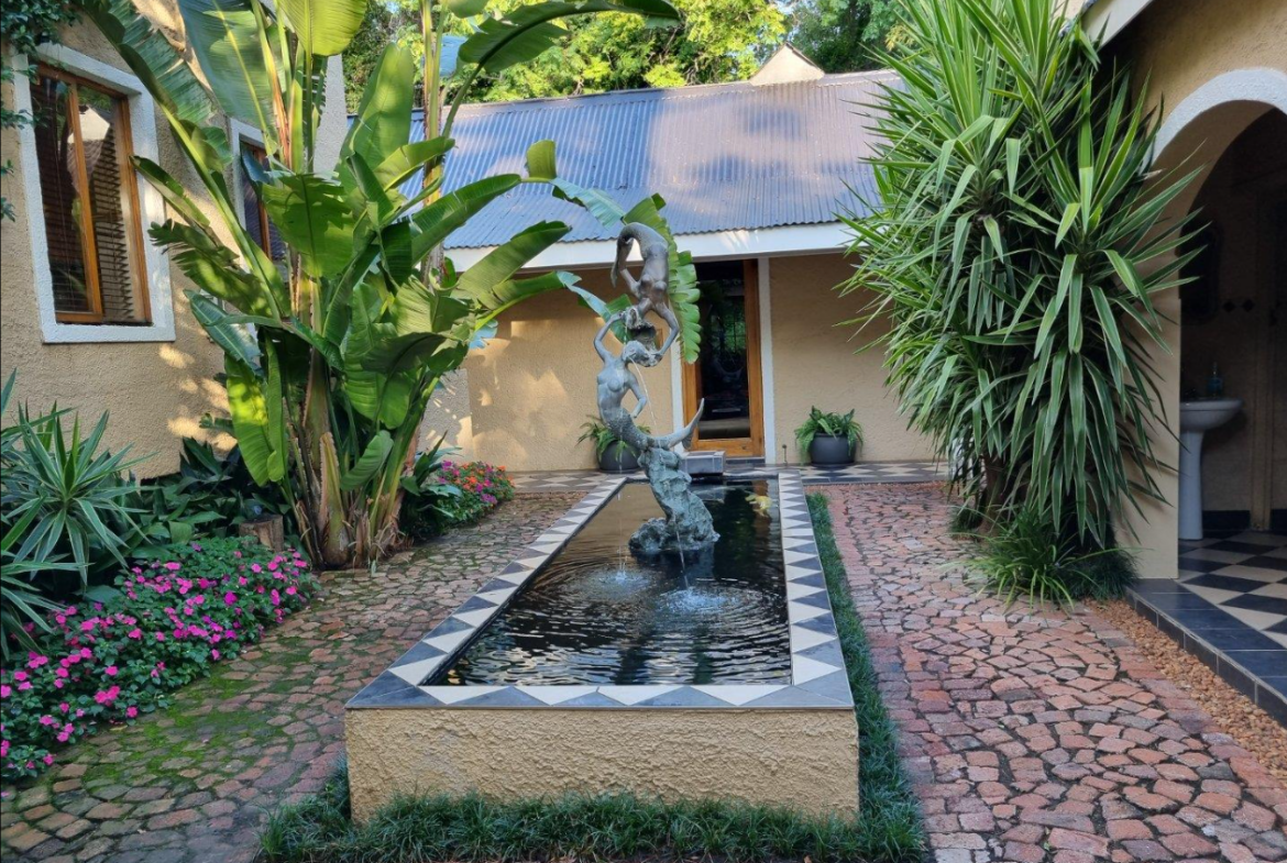 5 Bedroom House for Sale in Waverley