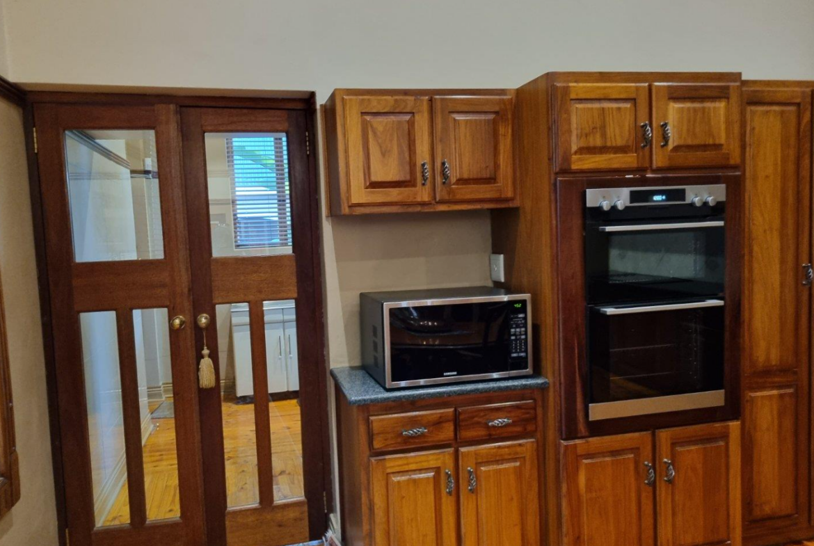 5 Bedroom House for Sale in Waverley