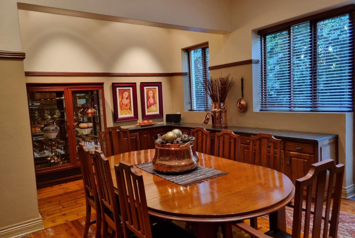 5 Bedroom House for Sale in Waverley