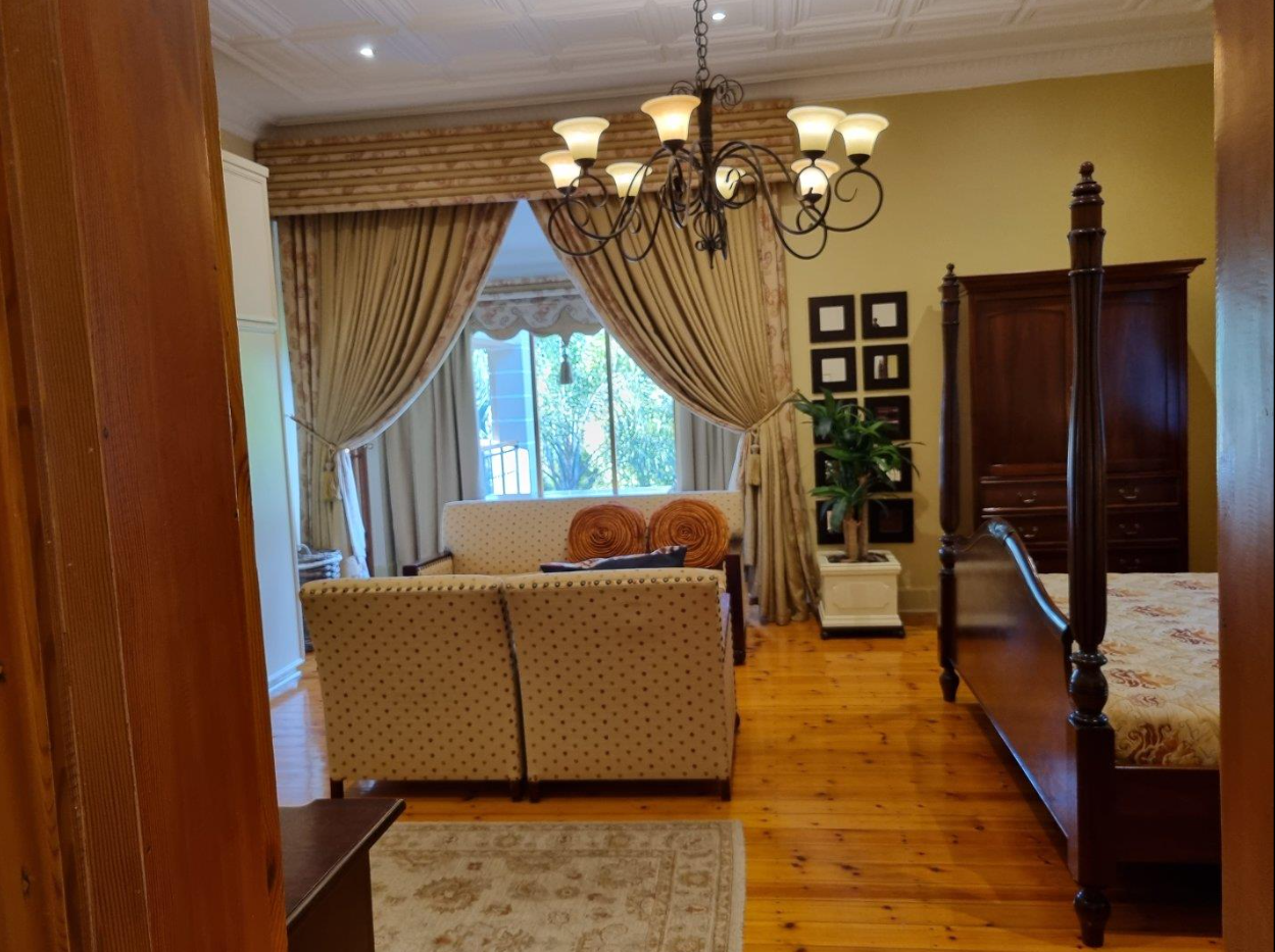 5 Bedroom House for Sale in Waverley