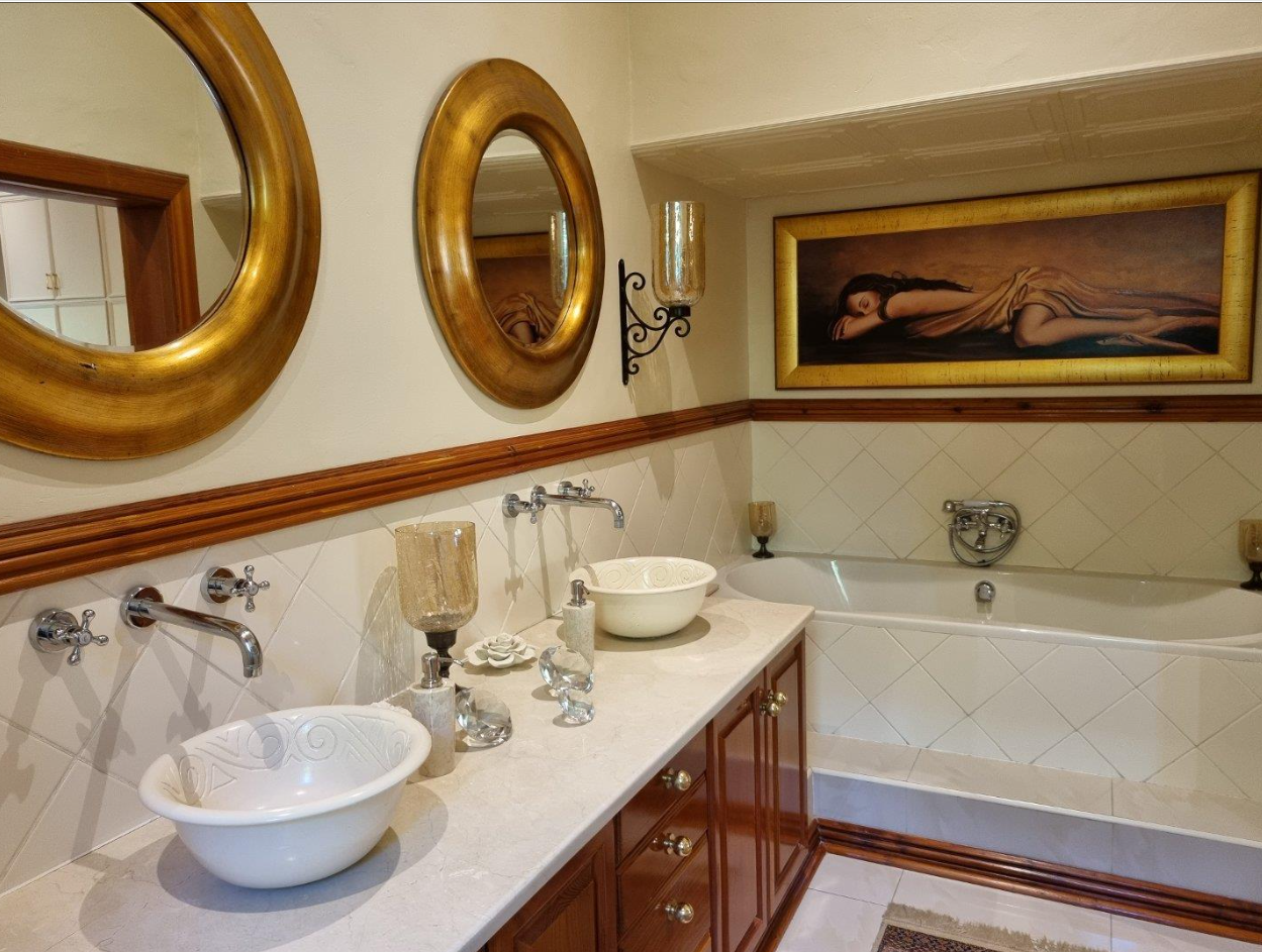 5 Bedroom House for Sale in Waverley