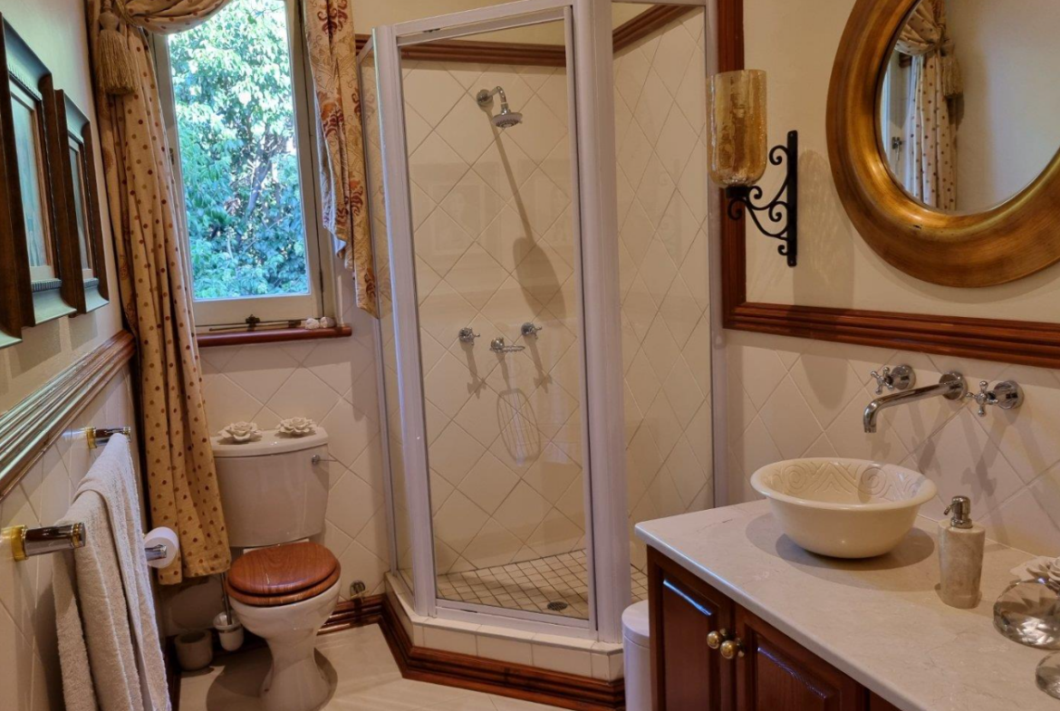 5 Bedroom House for Sale in Waverley