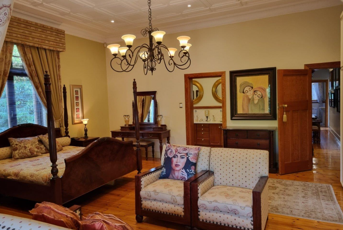 5 Bedroom House for Sale in Waverley