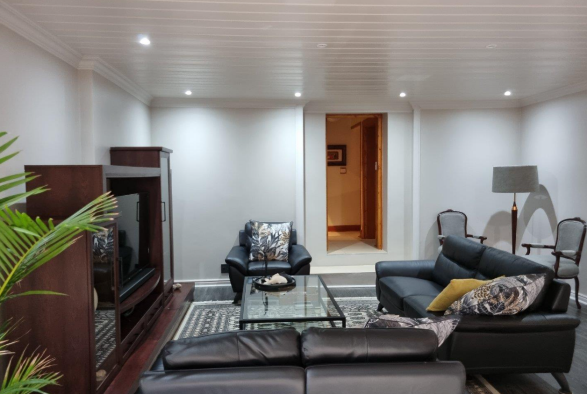 5 Bedroom House for Sale in Waverley