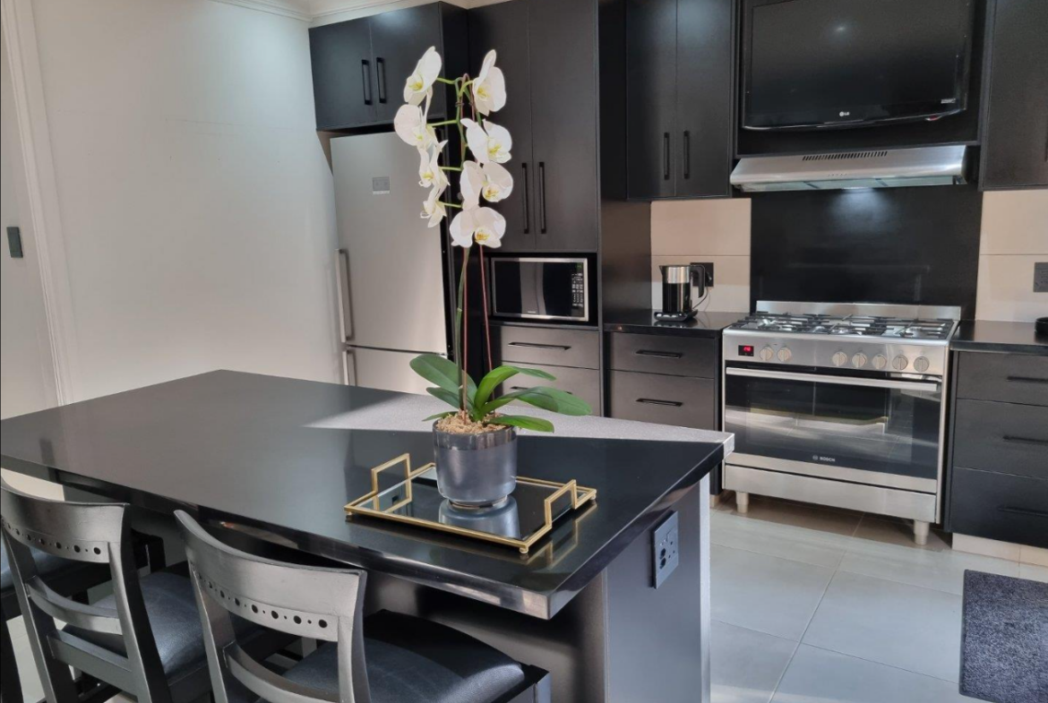 5 Bedroom House for Sale in Waverley