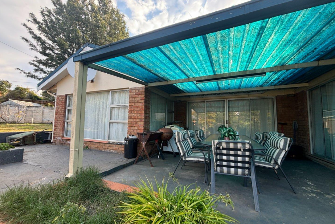 6 Bedroom House for Sale in Heuwelsig