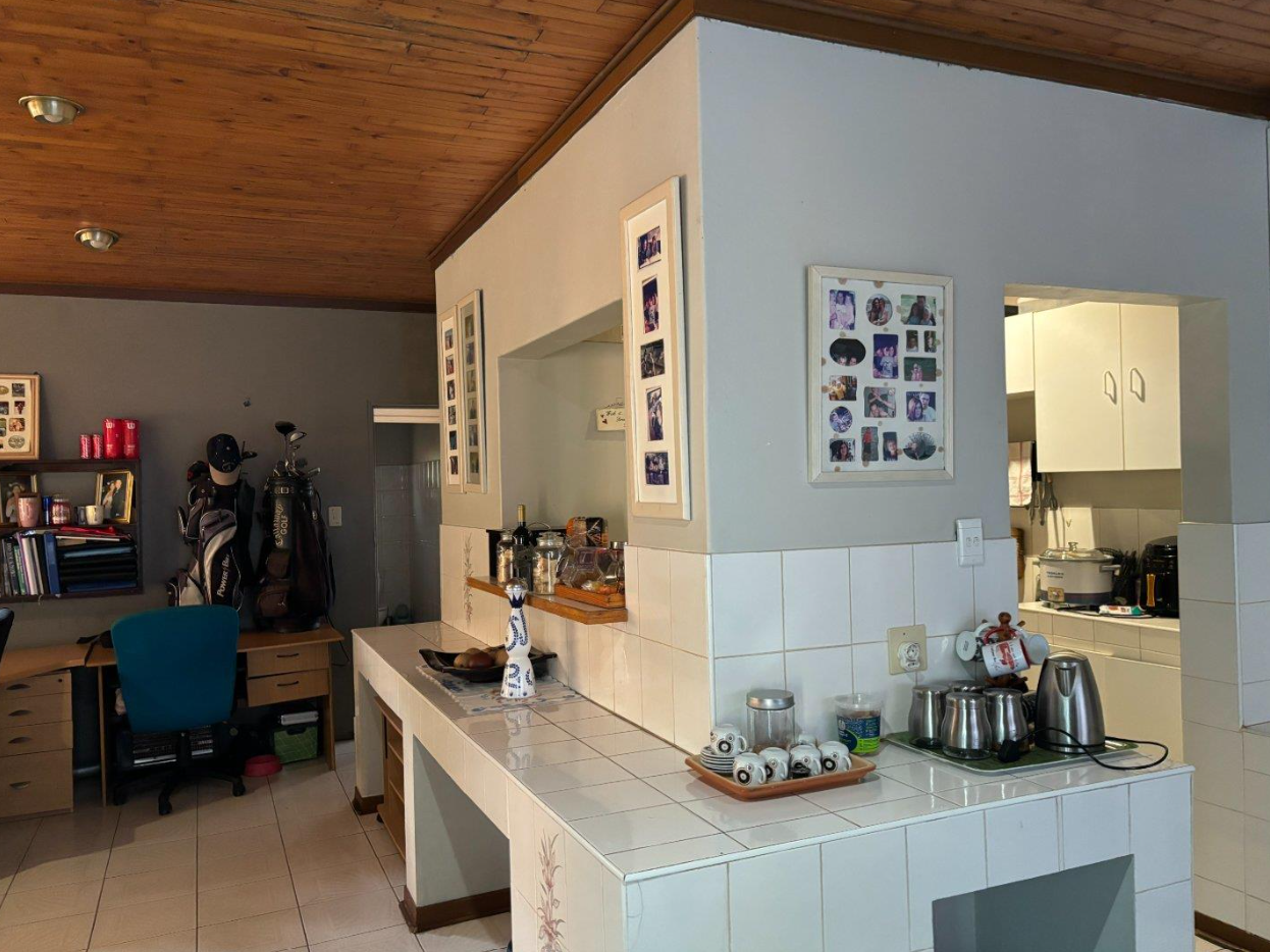 6 Bedroom House for Sale in Heuwelsig