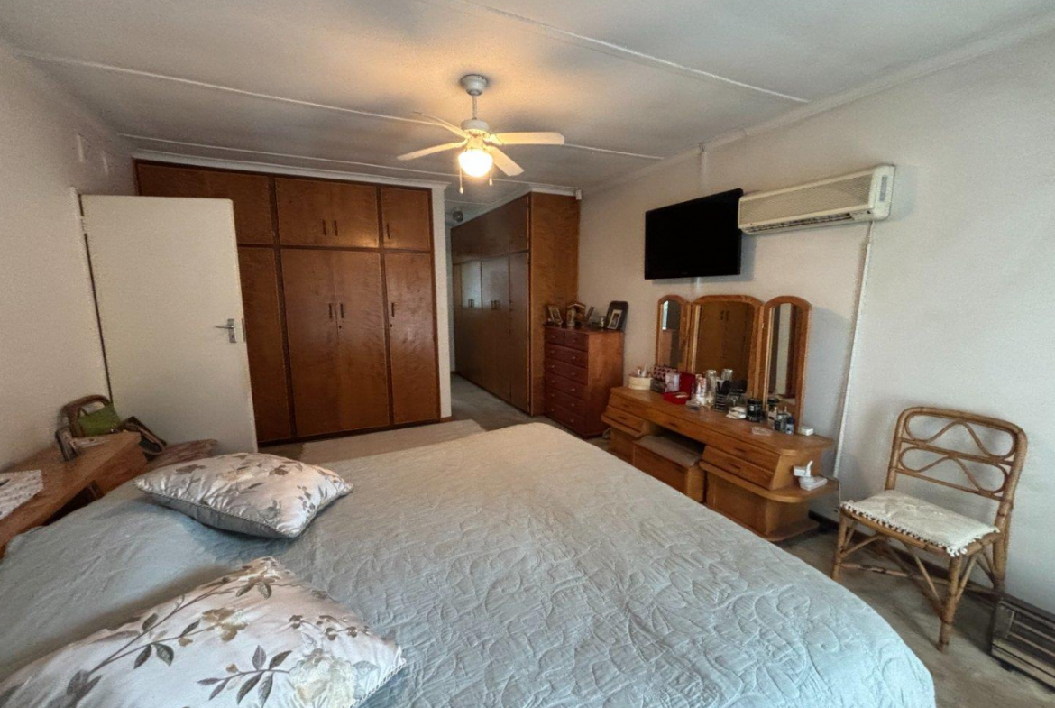 6 Bedroom House for Sale in Heuwelsig