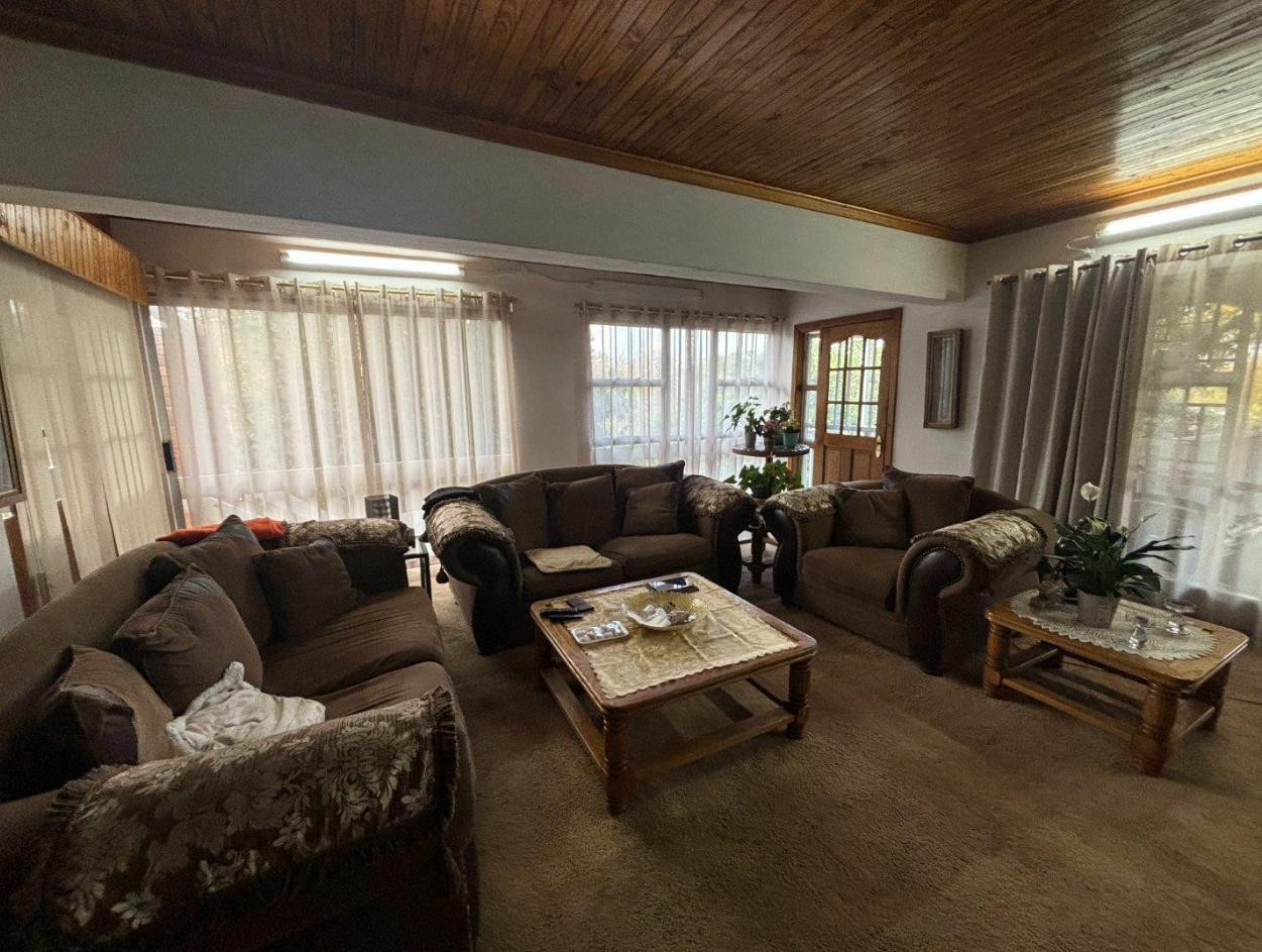 6 Bedroom House for Sale in Heuwelsig